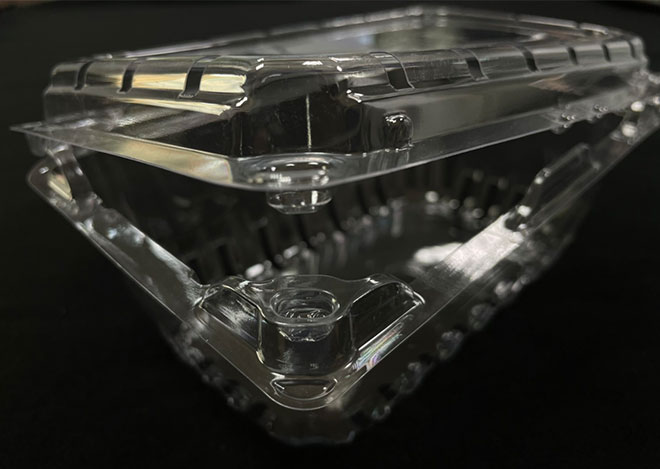 thermoforming mold - Rectangle-shaped snap button locks