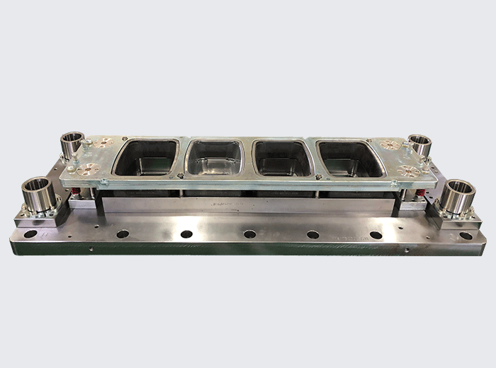 Medium thermoforming molds